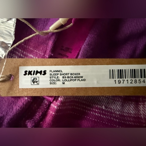 SKIMS Lollipop Plaid Flannel Boxer - Picture 3 of 3